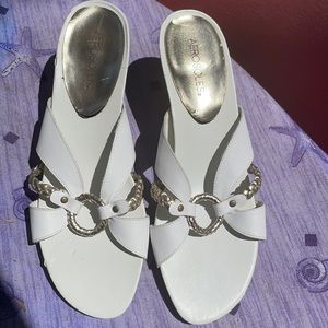 White aerosoles sandals size 10 like new